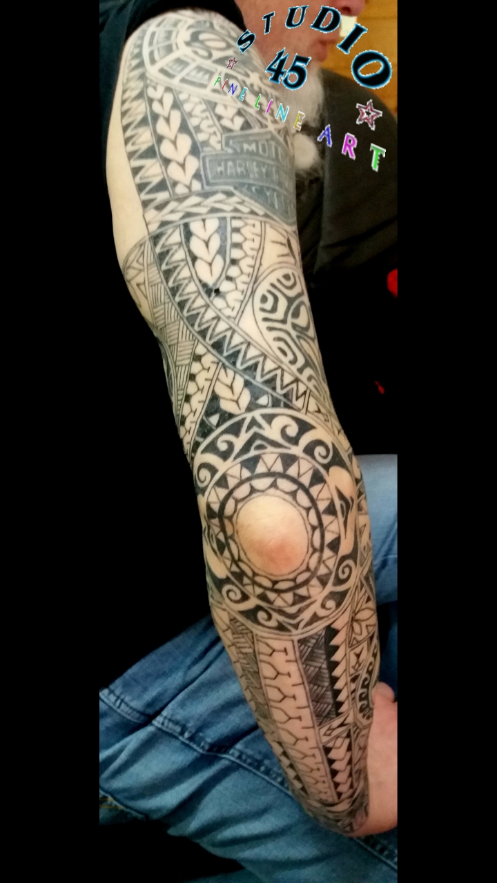 Maori Free-Hand-Work Polynesian Flow